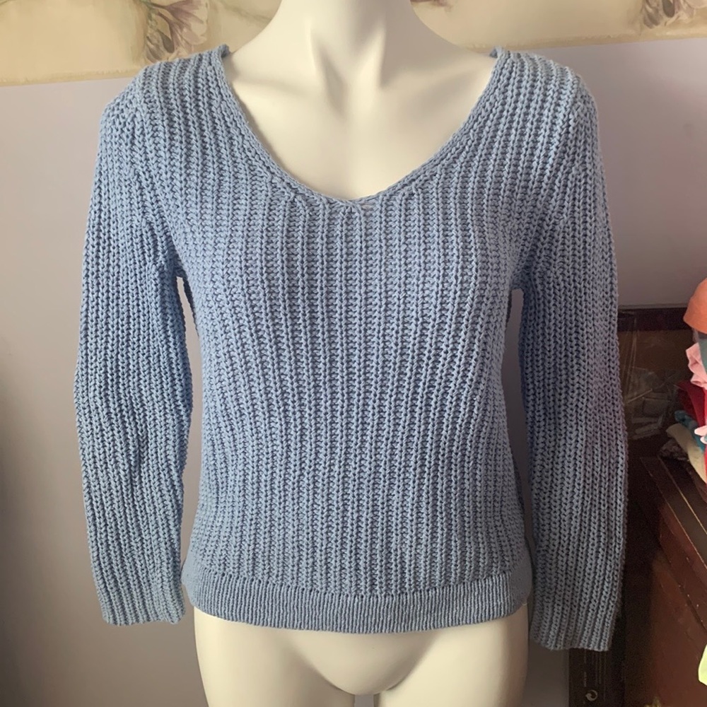 5/$15 Cable knit sweater. Excellent condition. Used only once.